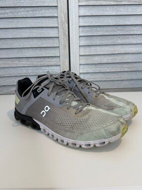 On Running Cloudflow Men’s 10.5 Gray Green CloudTec Running Shoes